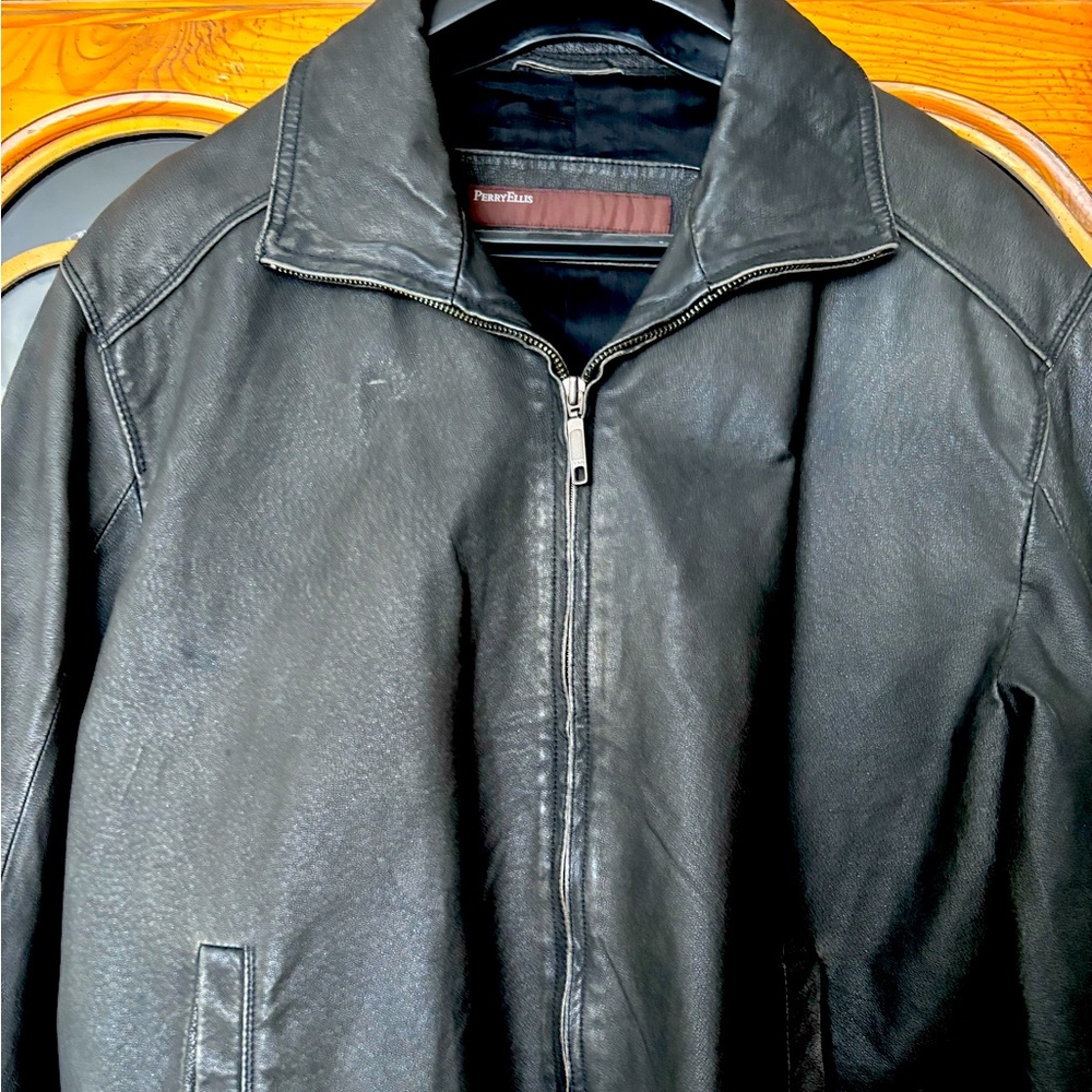 Perry Ellis Men’s Leather Jacket-Large